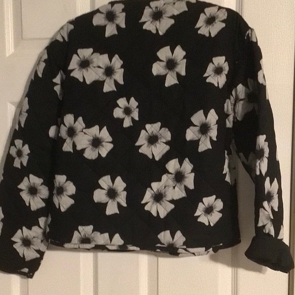 NWT...Womens Scoop Quilted jacket.Size XS - Picture 2 of 3